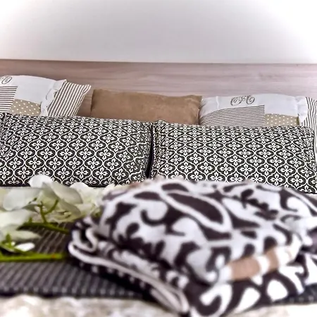 Apartman Modern Halfway Between Milan And
